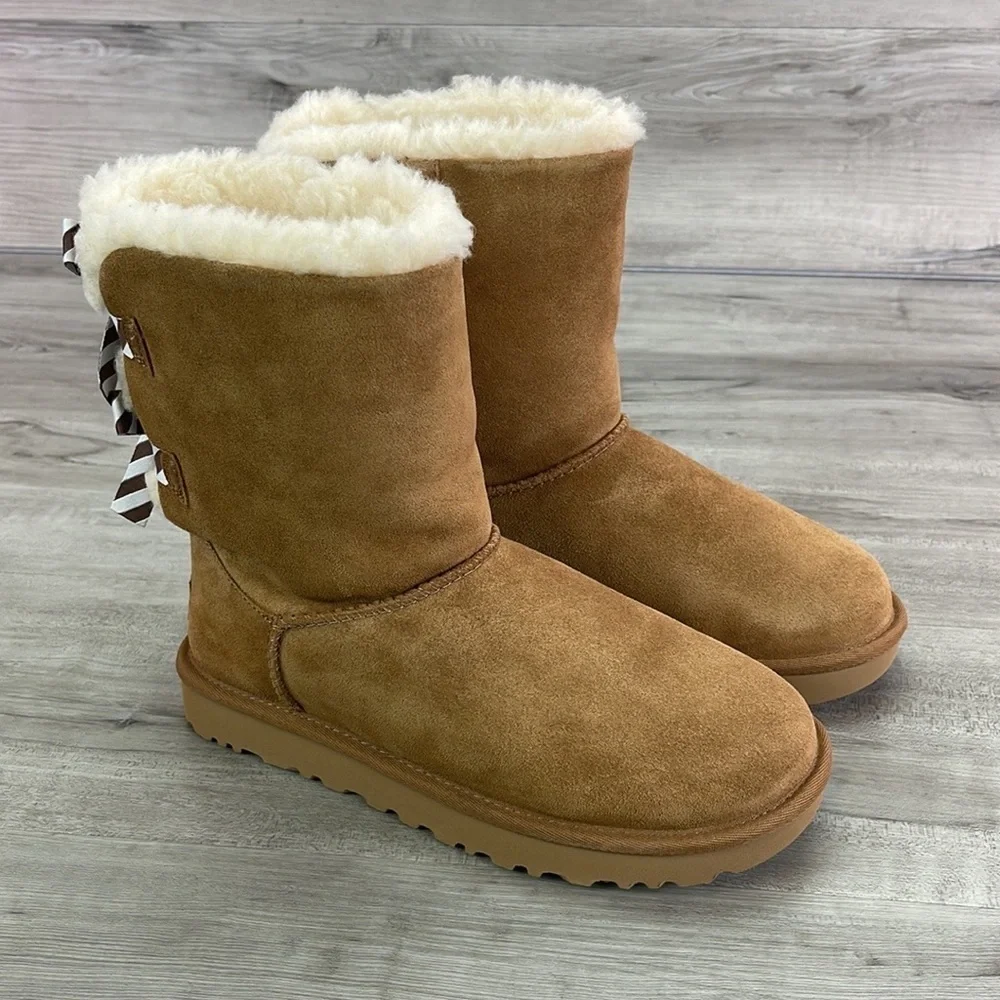 🍁 UGG 🍁 BAILEY BOW DIAGONAL STRIPES BOOYS - Picture 5 of 14